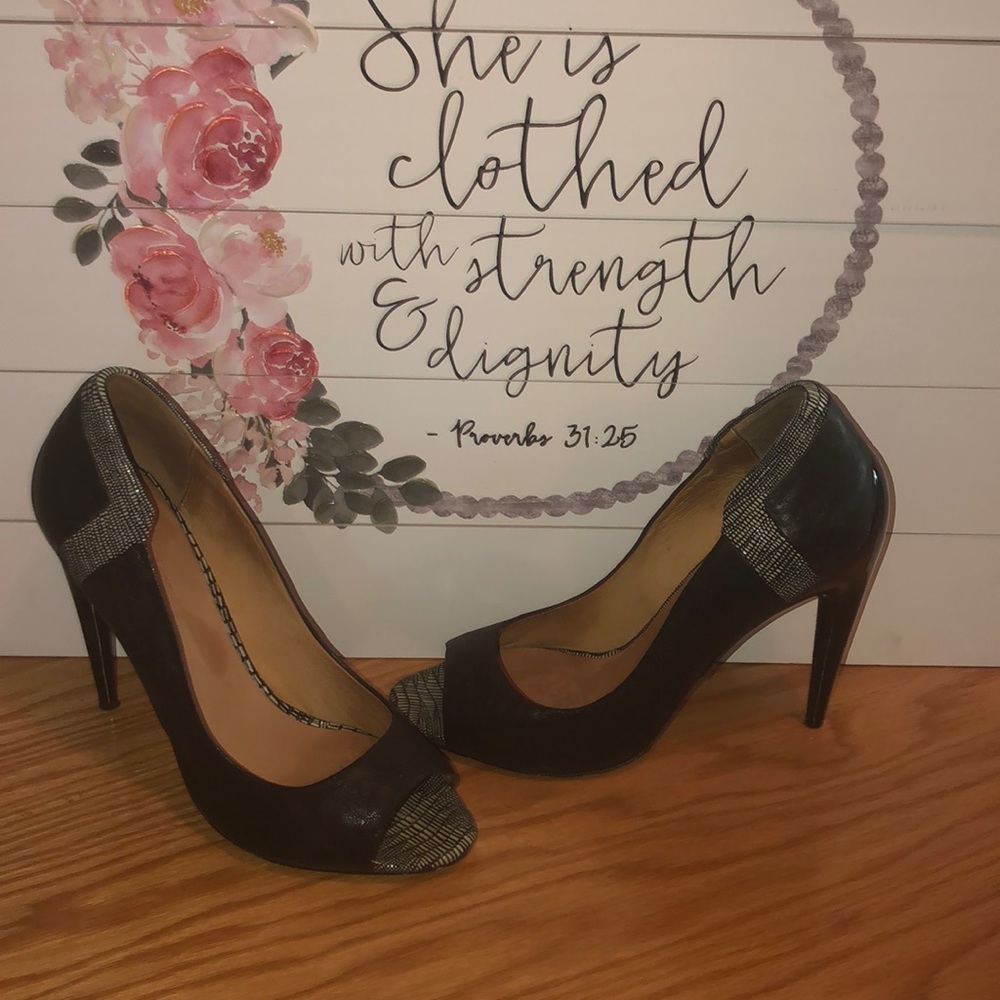 Preloved L.A.M.B Black open toe pump size 9.5M